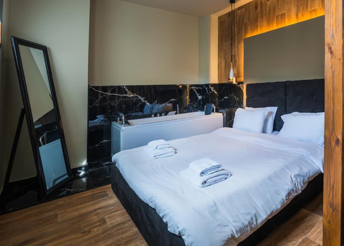 Noho Boutique , Premium Living Dikeou 8 Atenas Exterior foto